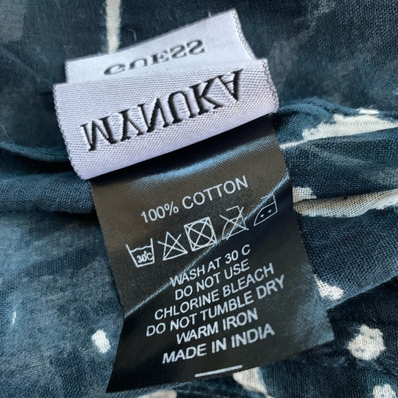 Cover Up GUESS Minuka Sarong Blue White Floral Print Scarf Wrap Sarong Shawl - Picture 7 of 7